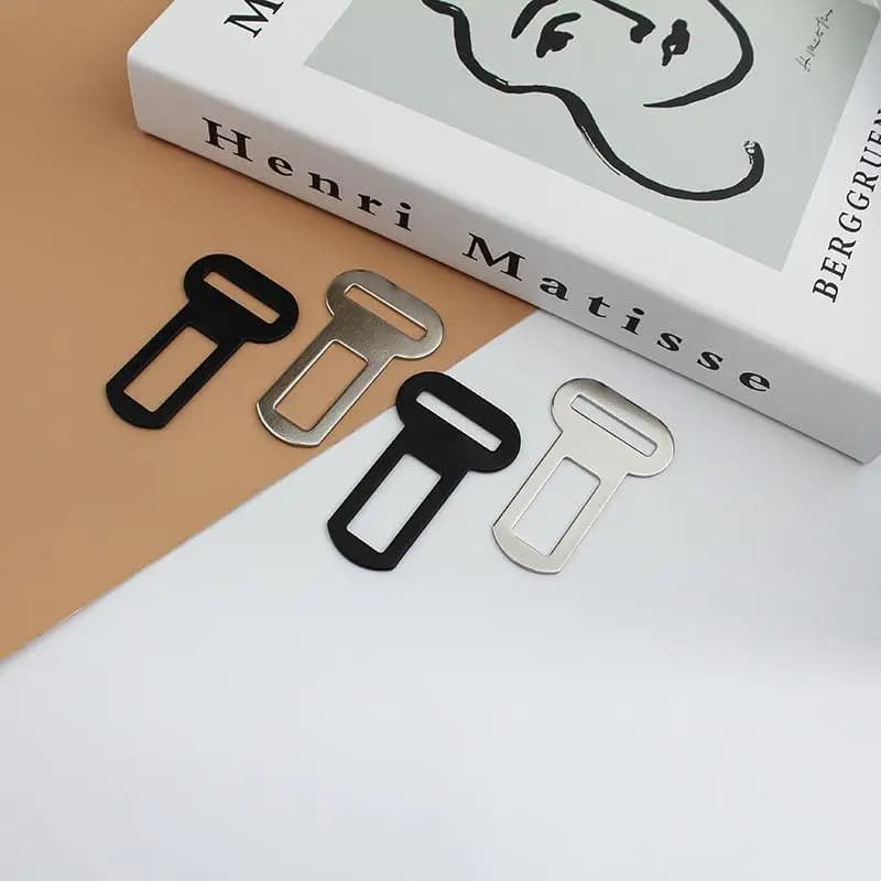 4Pcs Metal Pet Seat Belt Clip Heavy Duty Rustproof Scratch Resistant Buckle Lock for Vehicle Pet Leash Securement Car Accessorie