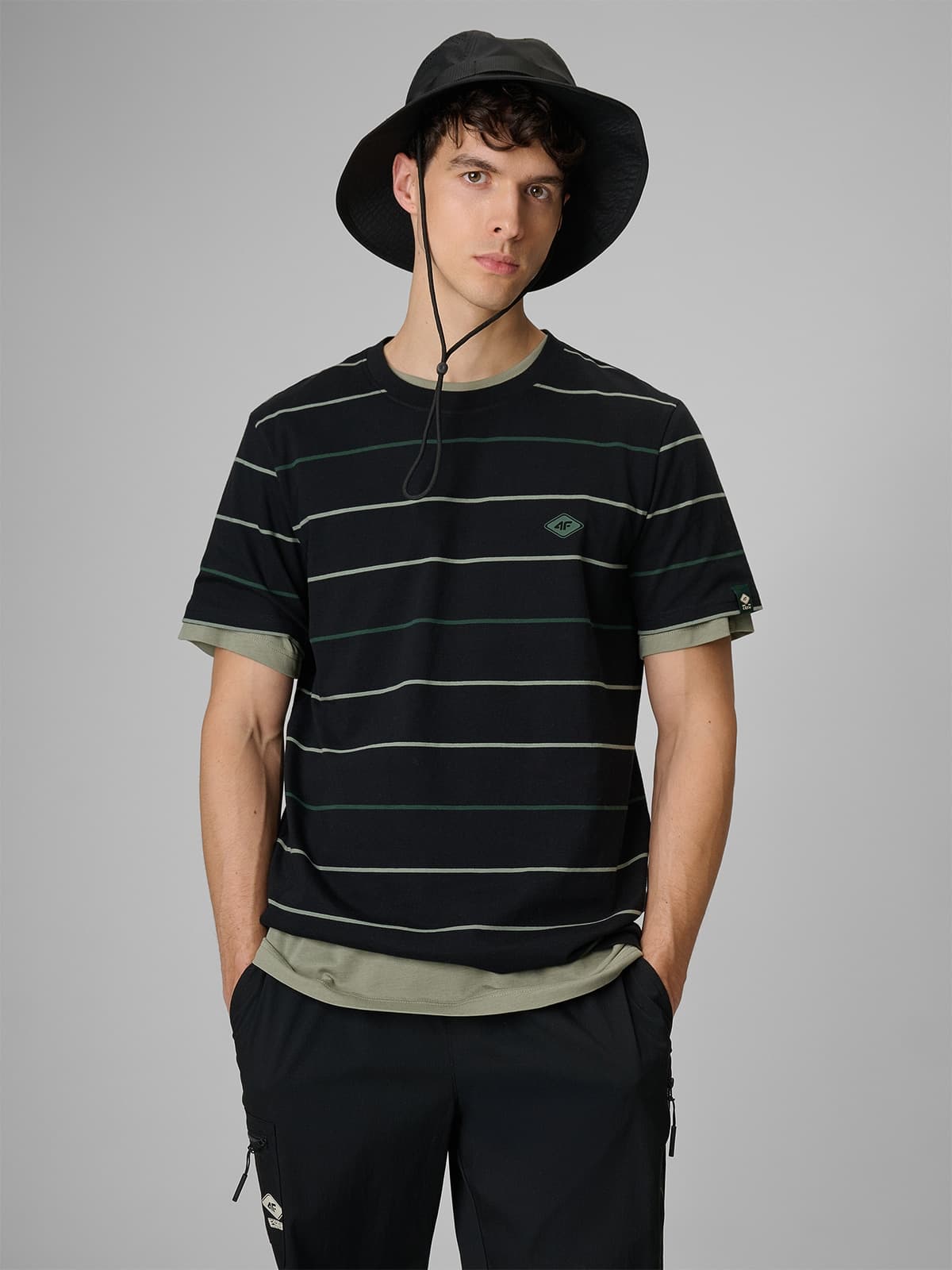 T-shirt regular s potiskem pánský - černý