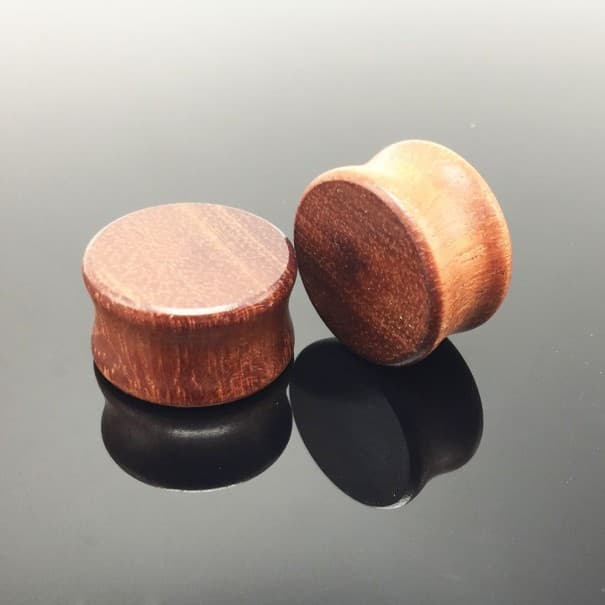 Dřevěné plugy J895 hnědá 18 mm