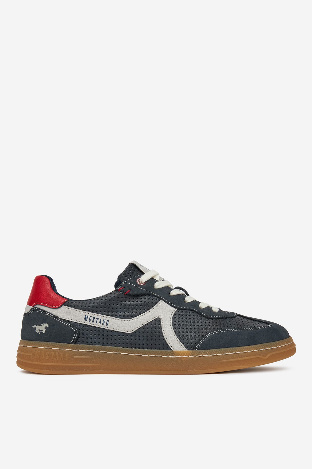 Sneakersy