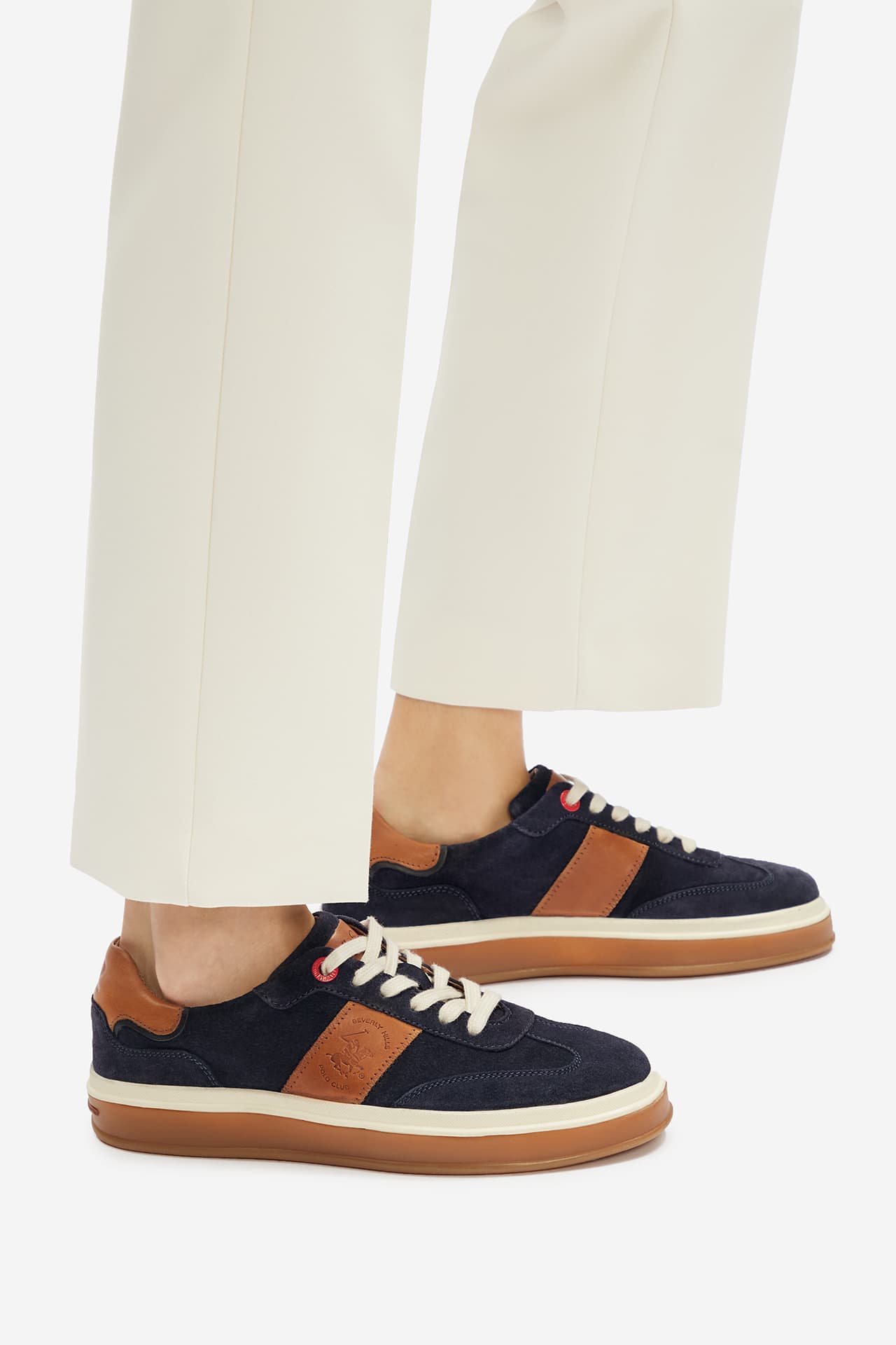Sneakersy