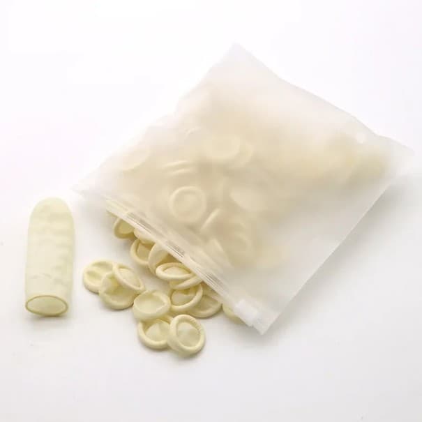 Sada 30 jednorázových latexových návleků na prsty pro jemnou práci a opravy hodinek bílá nebo černá barva velikost 2x2x0,2 cm diskrétní